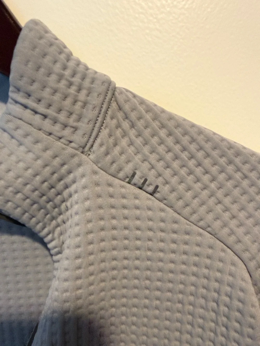 lululemon athletica Men's Light Gray Waffle Quarter-Zip Pullover - Picture 8 of 8